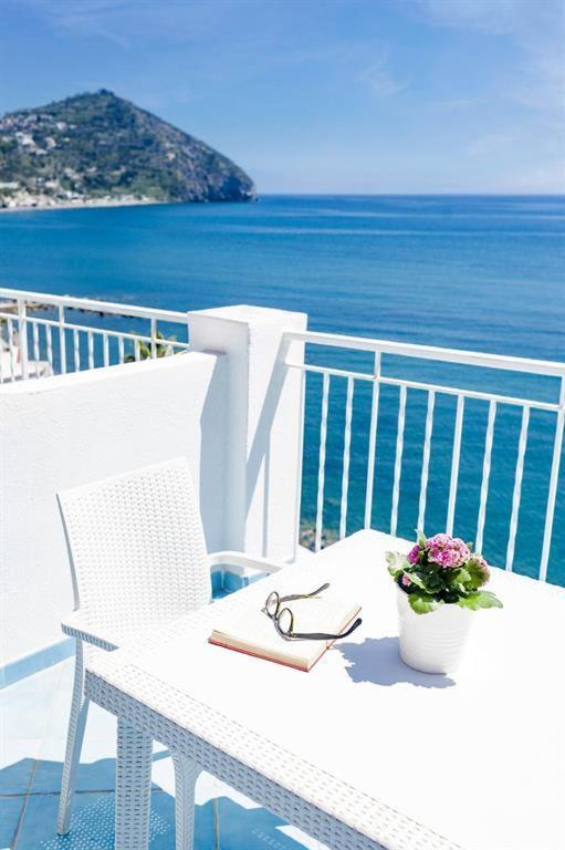Hotel Casa Rosa Sea & Spa Sant'Angelo  Экстерьер фото